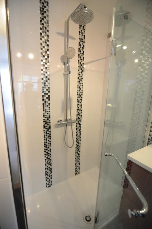 Appartement De Charme Climatise Pour 6 A 8 Pers 阿姆博斯 客房 照片