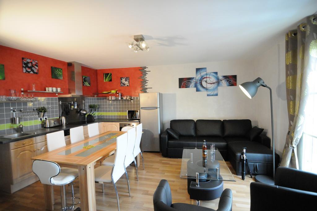 Appartement De Charme Climatise Pour 6 A 8 Pers 阿姆博斯 客房 照片